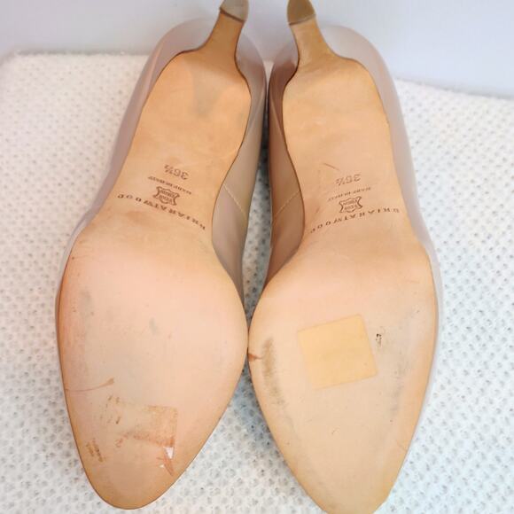 Brian Atwood Beige Patent Leather Platform Pumps Size 36.5 US 6.5, Heel is 5" - Picture 4 of 6